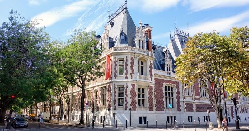 Les beaux hôtels autour de la rue de Lévis